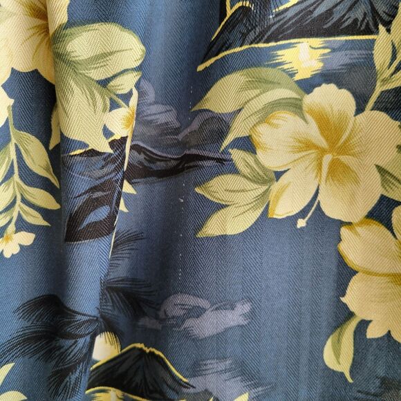 TOMMY BAHAMA Blue Floral Silk Hawaiian Print Button Down Shirt Size L Hibiscus - Picture 6 of 10
